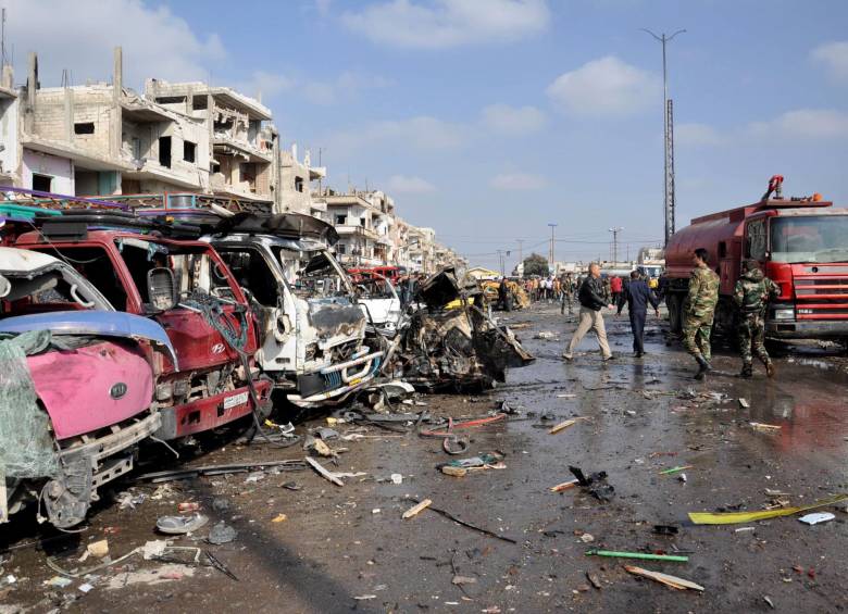 En explosiones de bombas y coches bomba, murieron ayer en Siria 129 personas. FOTO afp