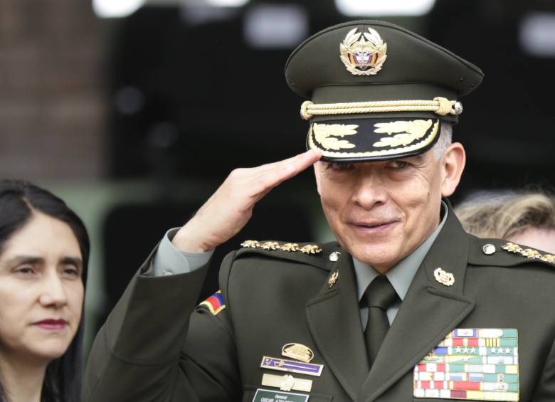 El director de la Policía Nacional, general Óscar Atehortúa. FOTO Colprensa