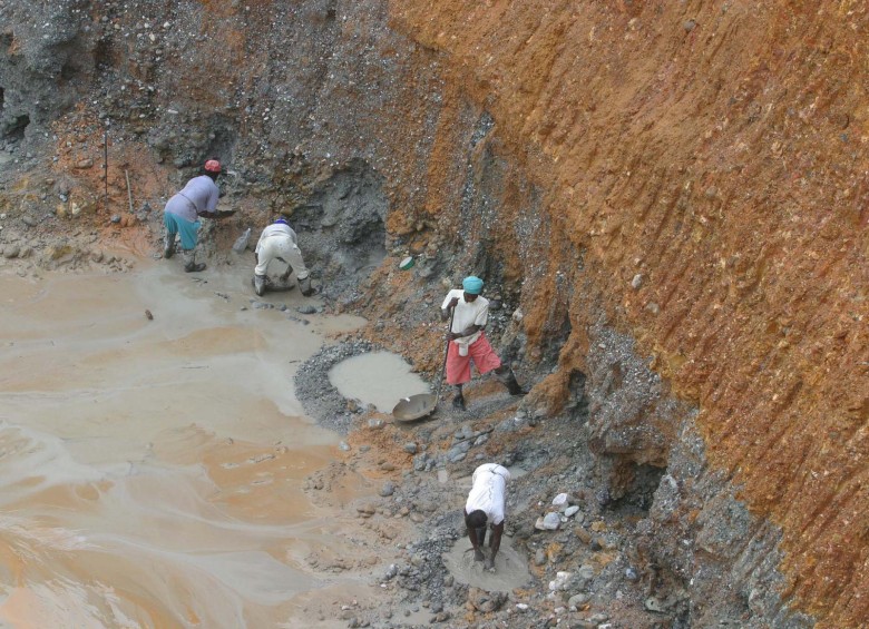 El Chocó ha sufrido la contaminación de sus afluentes, producto de la extracción de recursos naturales a través de la minería ilegal. FOTO Donaldo Zuluaga. 