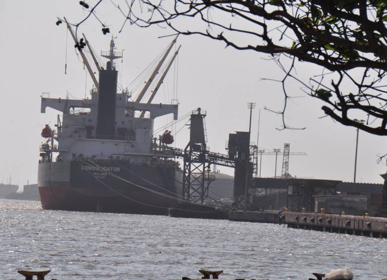 Muelle de Monómeros en Barranquilla. FOTO Colprensa.