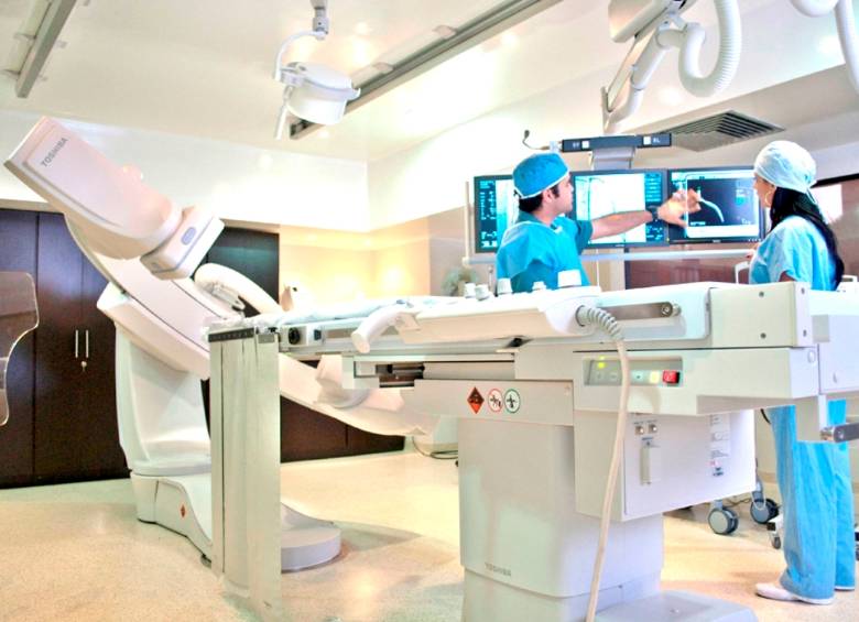 Personal altamente especializado y tecnología de punta son pilares de la atención en la Clínica Las Vegas.