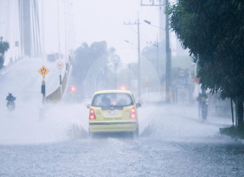 Así se veía ayer, en la mañana, la avenida Las Vegas en el sector del puente Los Fundadores, en Envigado.