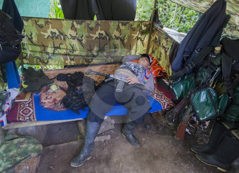 Dejar la vida guerrillera no es fácil, en especial para los mandos medios, quienes han contado con recursos mayores. FOTO Donaldo Zuluaga