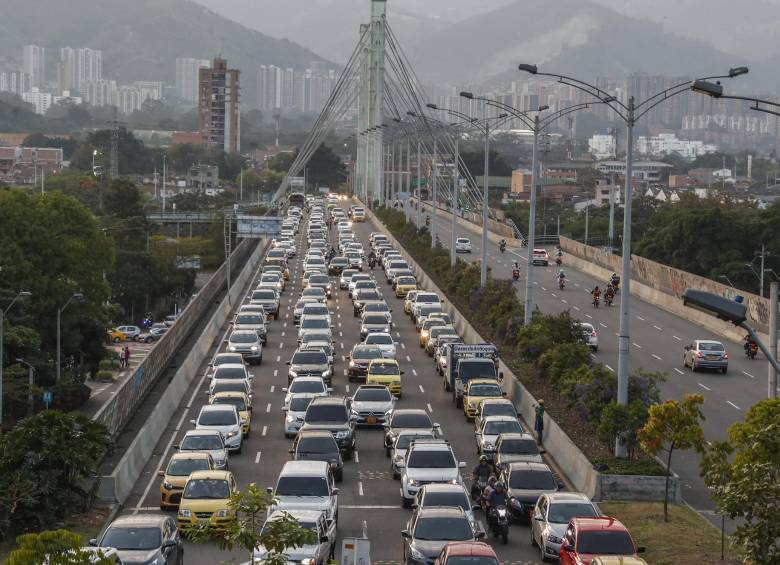 A partir del 13 de agosto los conductores que incumplan la restricción serán multados. FOTO ROBINSON SÁENZ VARGAS