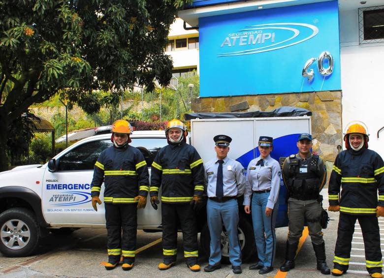 Cuatro décadas de experiencia acompañando el desarrollo empresarial antioqueño le han permitido a Seguridad Atempi de Colombia Ltda. entender que el futuro está en la gestión del riesgo. Hacia allá tiene puesta su mirada, en ser una empresa que esté un paso adelante de los problemas de seguridad que pueda tener cualquier unidad de negocio y, ante todo, con sentido humano.