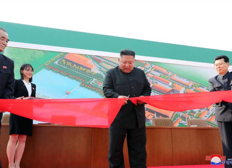 Kim Jong Un participó en la inauguración de una fábrica en Corea del Norte. Foto AFP