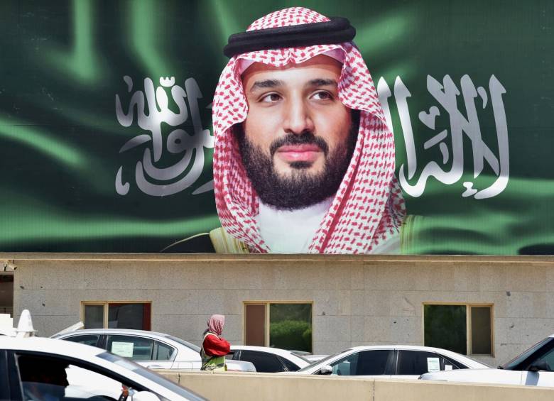 El príncipe heredero de Arabia Saudí es el blanco de cuestionamientos por la muerte de un periodista. FOTO AFP