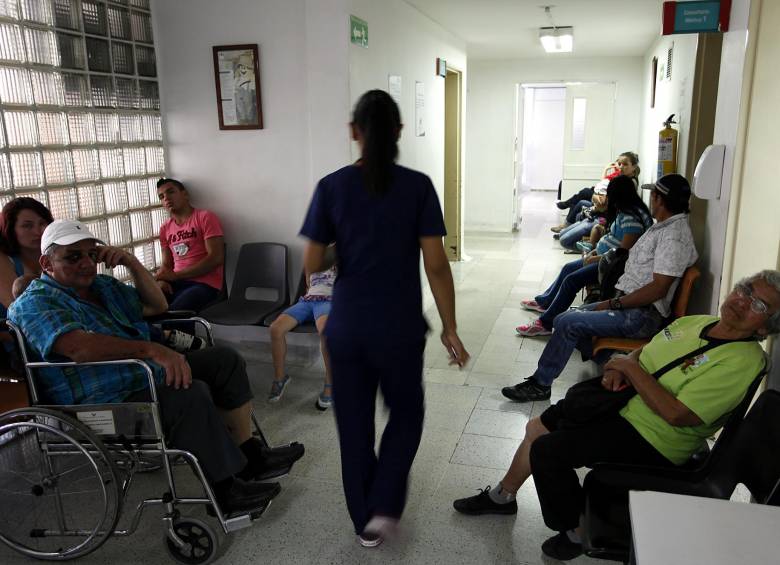 Las urgencias del hospital San Vicente de Paúl de Caldas se mantienen colapsadas. FOTO ARCHIVO