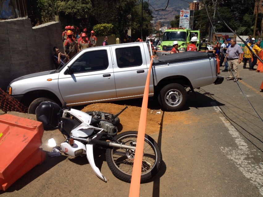 El accidente causó pánico entre los residentes del sector. FOTO EDWIN BUSTAMANTE