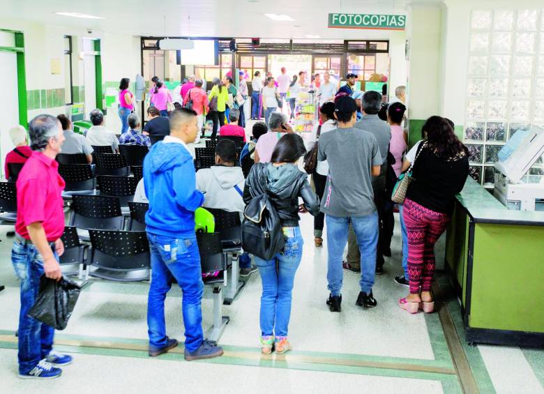 De los casi 1,7 millones de afiliados de Savia Salud EPS, 550.000 están Medellín. Y un porcentaje de usuarios acude a los centros de atención de Metrosalud. FOTO Manuel saldarriaga