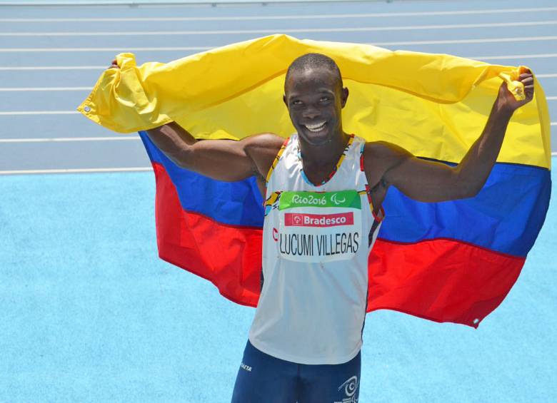 El caucano Luis Fernando Lucumí, regresó feliz a Colombia con sus dos oros. FOTO cortesía FECDE.