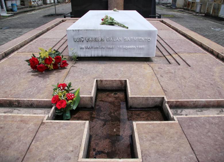 Tumba de Luis Carlos Galán Sarmiento en los 30 años de su asesinato. Foto: Colprensa