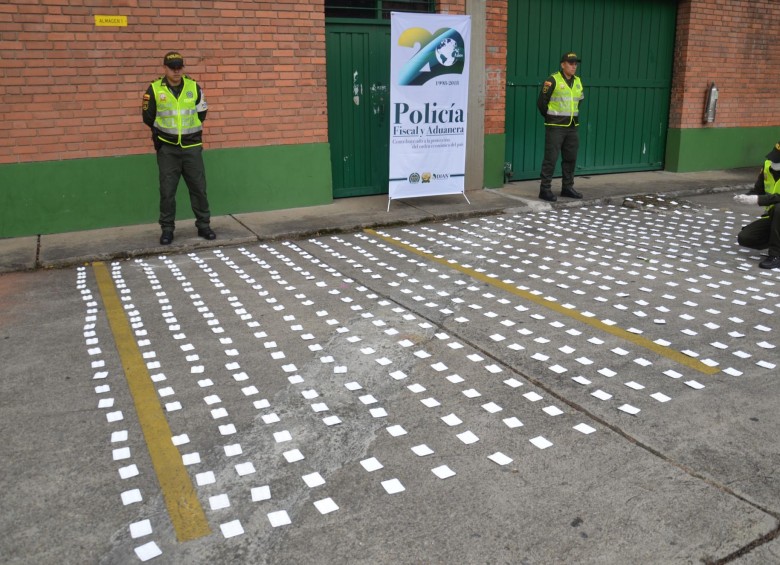 La Policía Fiscal y Aduanera logró frenar 12.000 unidades de medicamentos falsos que iban a ser vendidos al público. FOTO CORTESÍA POLICÍA METROPOLITANA