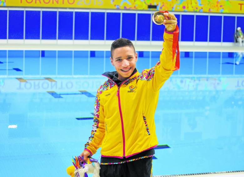 Al terminar el colegio, Carlos Daniel Serrano Zárate quiere ir a la universidad y estudiar todo lo que tenga que ver con deportes, pues quiere convertirse en entrenador de natación. FOTO cortesía