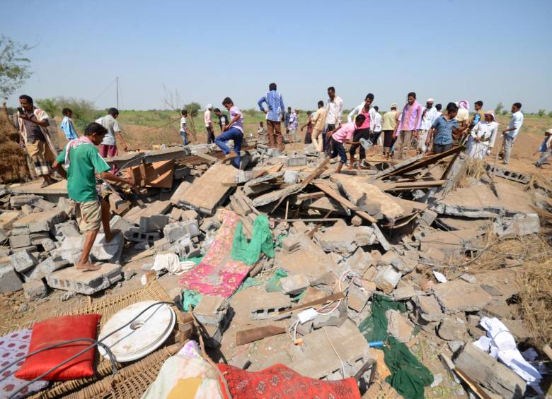Hace dos semanas, 25 civiles, la mayoría mujeres y niños, murieron y más de 70 resultaron heridos en un ataque aéreo de la coalición contra un barrio residencial de la ciudad portuaria de Al Hodeida, en la costa del mar Rojo. FOTO Reuters