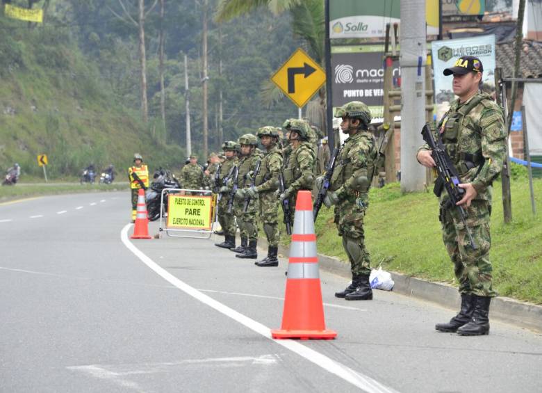Por aire y tierra, el Ejército garantizará la seguridad en las vías de Antioquia. FOTO Cortesía Ejército 