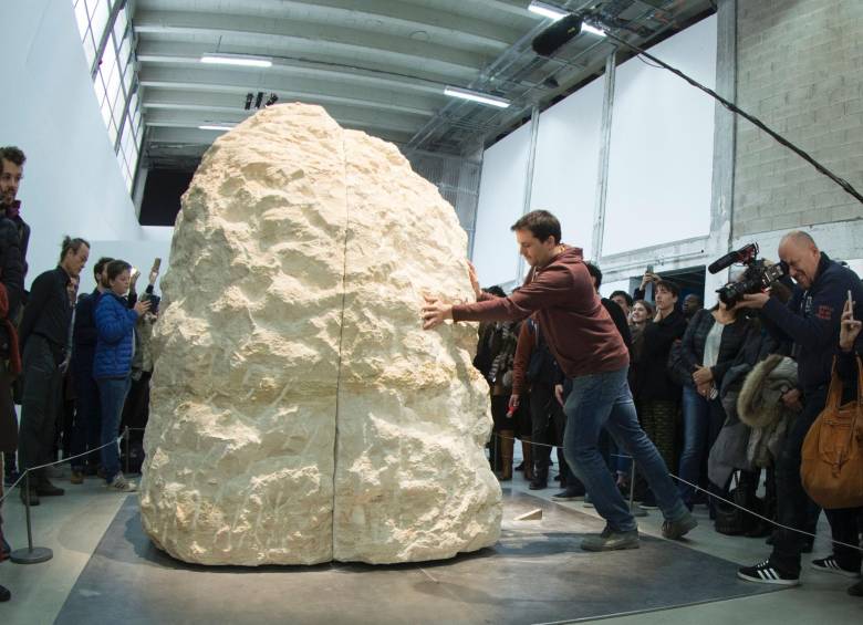 Artista francés se encerró por ocho días en una piedra