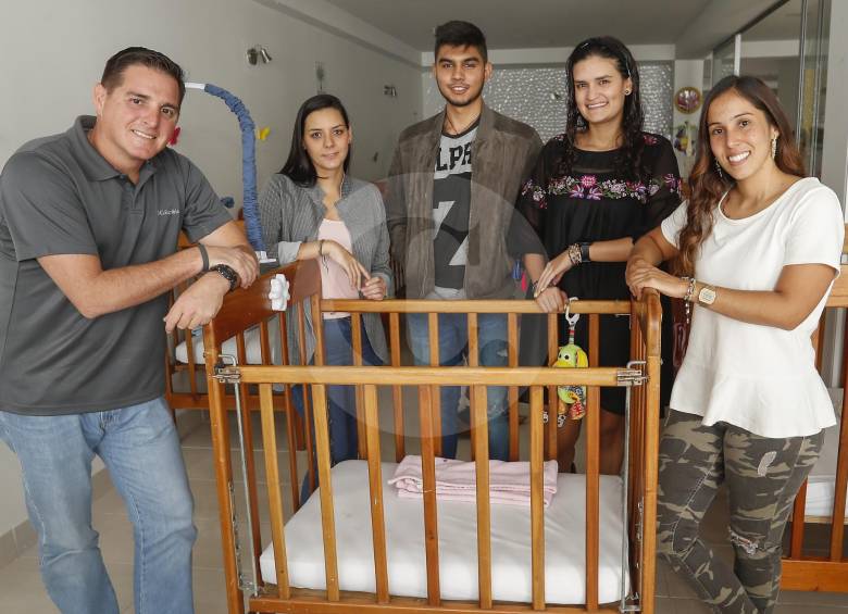 Igor Petersz, Ana María Sierra, Juan Magallanes, Manuela Arias y Catalina Congote. FOTO Manuel Saldarriaga 
