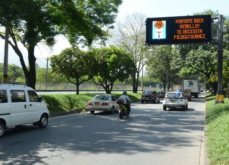 El alcalde de Medellín, Federico Gutiérrez fue el primero en enviar su mensaje a la ciudad. FOTO Cortesía secretaría de Movilidad