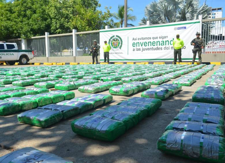 Material incautado por la policía antinarcóticos. FOTO CORTESÍA POLICÍA