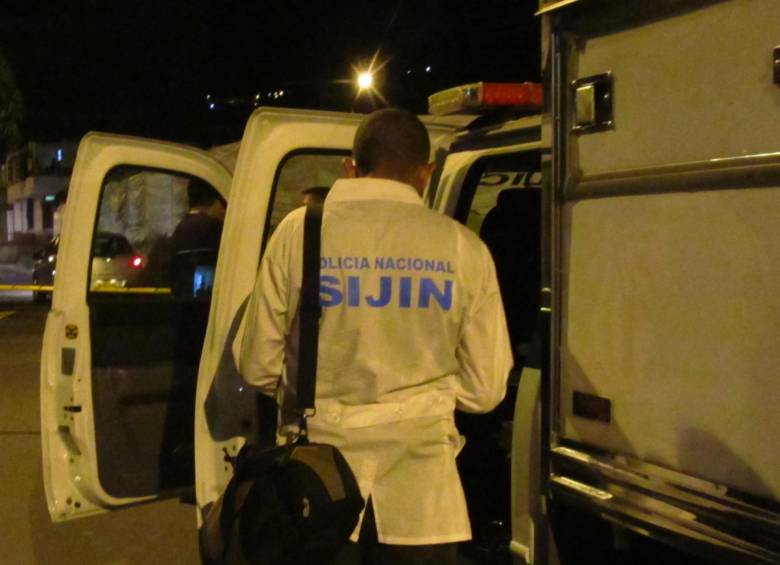 El cadáver solo fue hallado por la pareja del joven a las 6:45 de la tarde del pasado miércoles en una vivienda ubicada en una urbanización de esta localidad. FOTO ARCHIVO