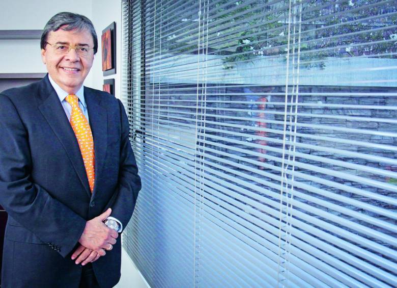 Carlos Holmes Trujillo