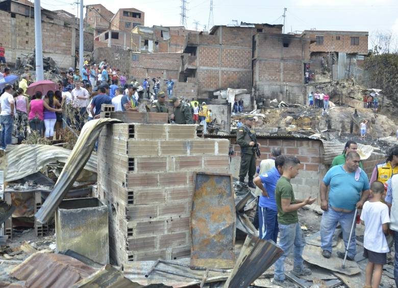226 damnificados por el incendio pasaron la noche con sus vecinos