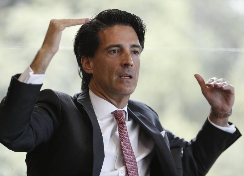 Mauricio Ramos CEO de Millicom, socio de TigoUne, aseguró que el interés más que ser un proveedor de servicio de telefonía fija, móvil o televisión es construir autopistas digitales. FOTO Manuel saldarriaga