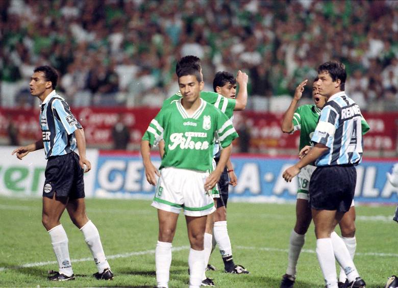 Ante el poderoso Gremio de 1995, Nacional intentó, pero no pudo revertir un 3-1 en el Atanasio. 