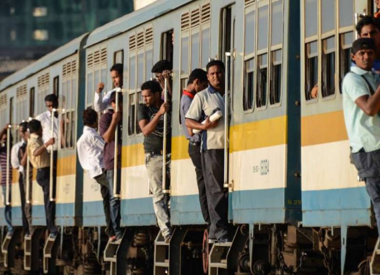 Los trenes de India transportan a diario a uno aproximado de 23 millones de pasajeros. FOTO: TOMADA DE ISHOCK