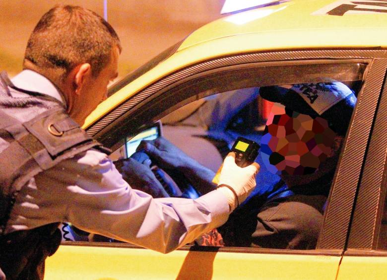 La ingesta en exceso de alcohol genera problemas de salud pública. Cuando se conduce ebrio hay más riesgo de acccidentes. Falta disciplina al beber. FOTOS jaime Pérez Y eDWIN BUSTAMANTE
