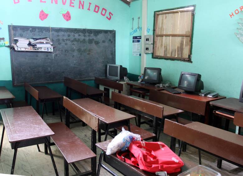 La Gobernación de Antioquia exige respeto para la profesión docente. Adida rechazó las amenazas y espera la reubicación de los maestros que ganaron el concurso. FOTO julio césar herrera