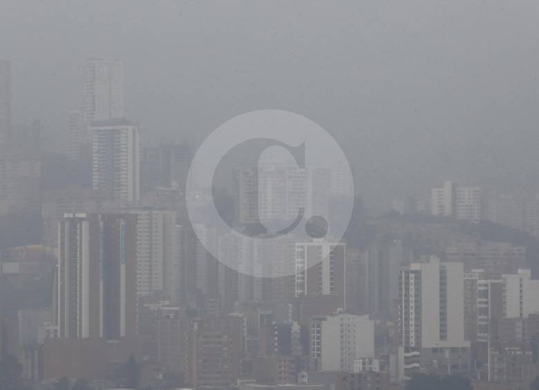Panorámica del sur del Valle de Aburrá, capturada en la mañana del viernes 20 de marzo de 2020. FOTO Jaime Pérez munévar 