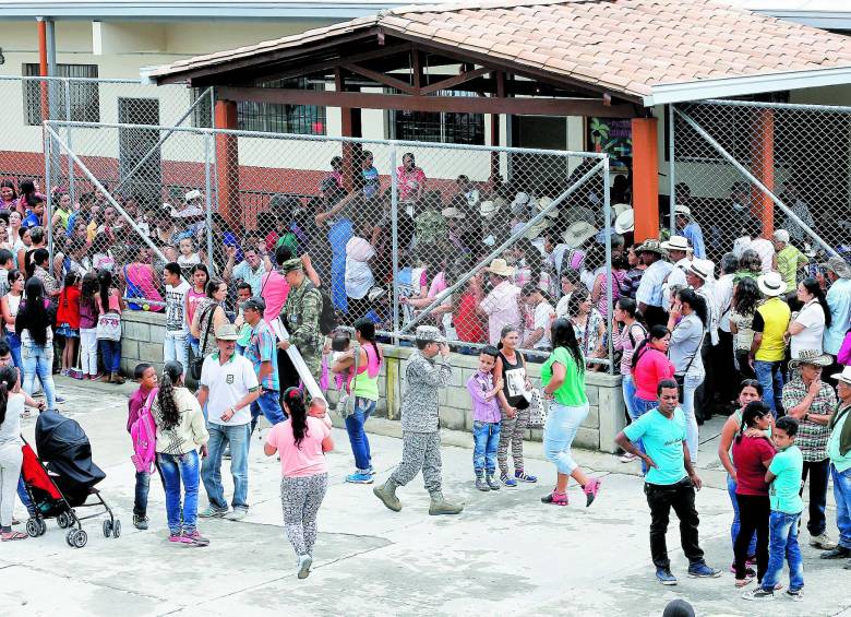 La comunidad de Ituango asistió masivamente para beneficiarse con servicios de salud, recreación y cultura. FOTO donaldo zuluaga
