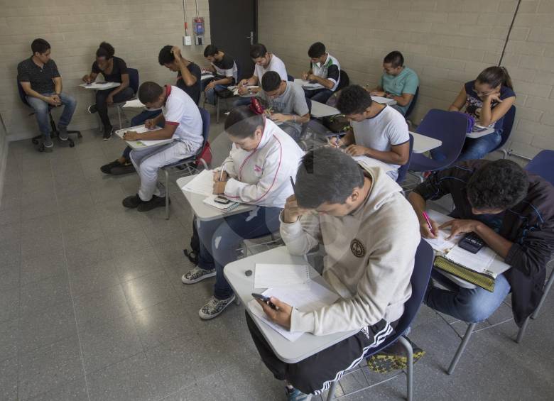 La prueba de Validación del Bachillerato Académico fue aplicada el pasado 11 de agosto. Quienes la aprobaron ya cuentan con diploma y acta de grado. FOTO Manuel Saldarriaga