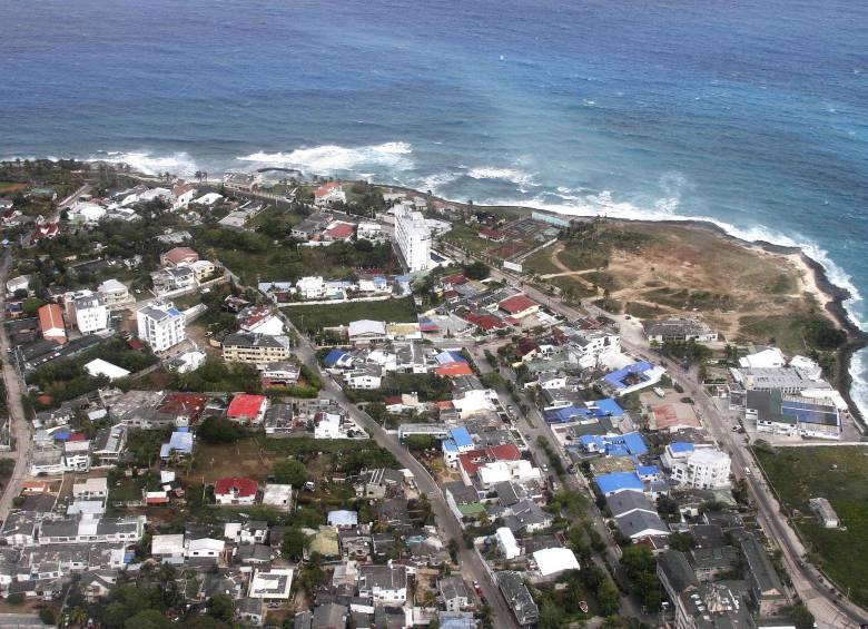 La isla está enfrentando graves problemáticas por la falta de atención a los pacientes y el elevado riesgo de epidemias. FOTO COLPRENSA 
