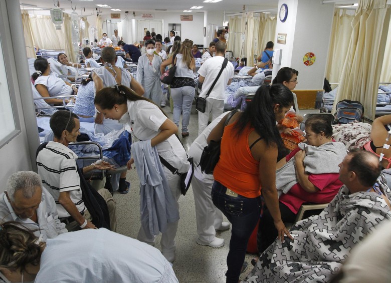 El Vicealcalde de Salud dijo que por una norma se cerraron algunos servicios de urgencia en Medellín y hoy son menos sitios para esa atención y por ello, se saturan las urgencias. FOTO róbinson sáenz