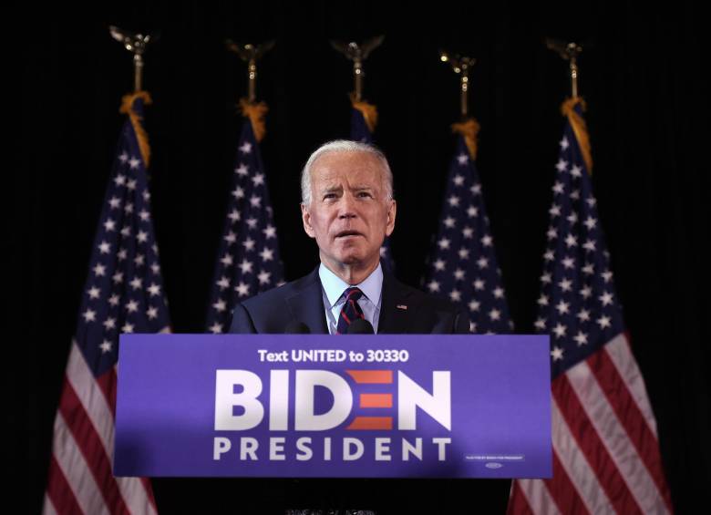 El exvicepresidente de Estados Unidos y quien lidera la contienda por la candidatura demócrata, Joe Biden, anunció que apoya el juicio político al presidente Donald Trump. FOTO AFP