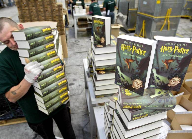 La Biblioteca Británica anunció este lunes la celebración de una muestra con material inédito del fenómeno literario para conmemorar el 20 aniversario de la publicación del primer libro de la saga en 2017. FOTO archivo AFP