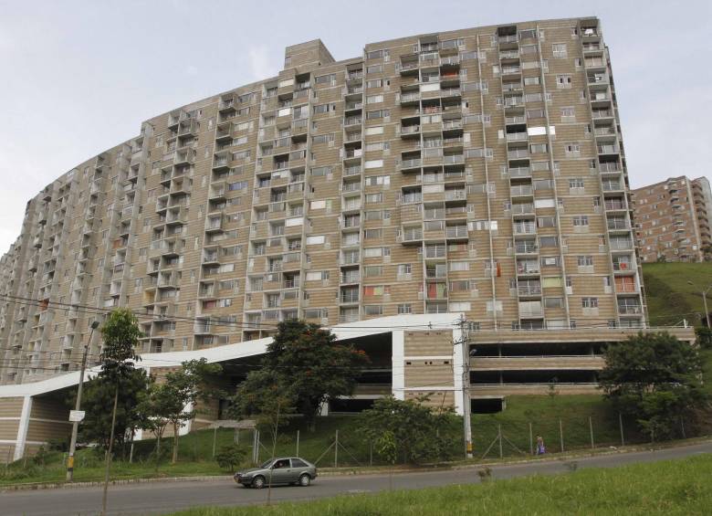 Alsacia hace parte del grupo CDO, investigado por las fallas en algunas de sus edificaciones, como Continental Towers. FOTO ARCHIVO