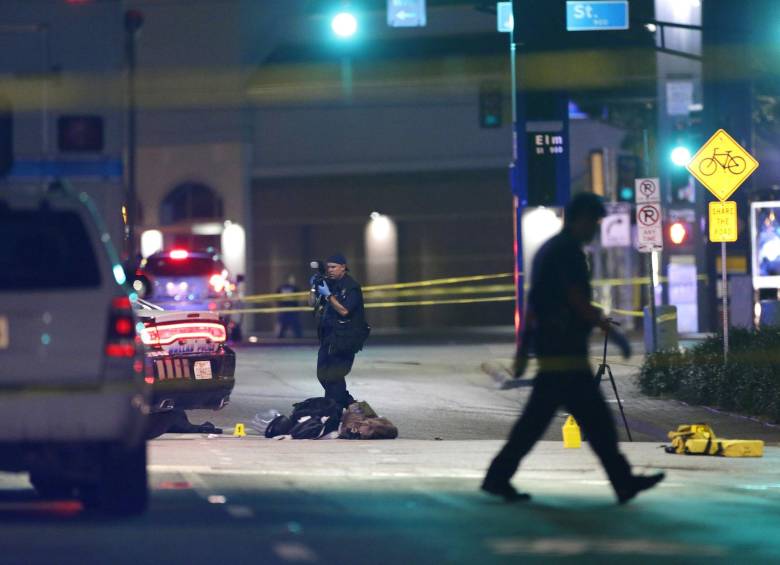 Este fue el lugar del tiroteo en el que murieron cinco policías. FOTO AP
