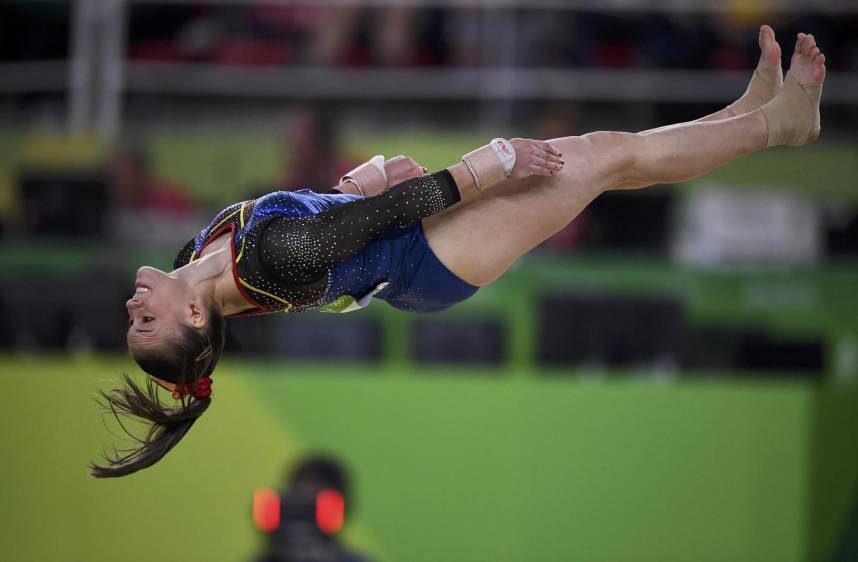Catalina Escobar en su rutina de piso, instantes antes de la caída que produjo la lesión. FOTO Reuters