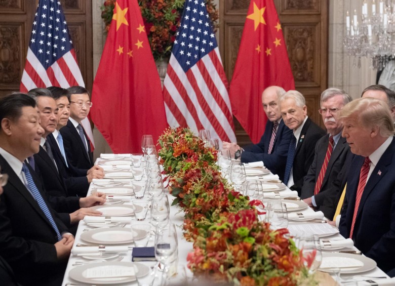 Encuentro entre los equipos del presidente de China Xi Jingping y el mandatario estadounidense Donald Trump en el marco de la cumbre del G20 en Buenos Aries. FOTO afp