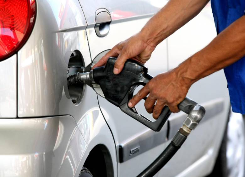 El impuesto verde a la gasolina corriente es de 135 pesos por galón. FOTO Juan Antonio Sánchez