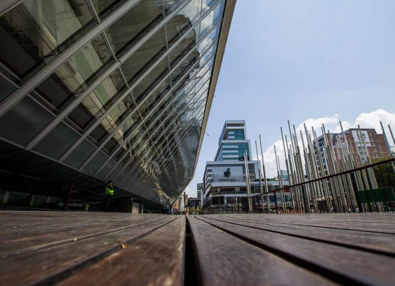 Biblioteca EPM y Parque de las Luces, ambos inaugurados en 2005. FOTO Julio César Herrera