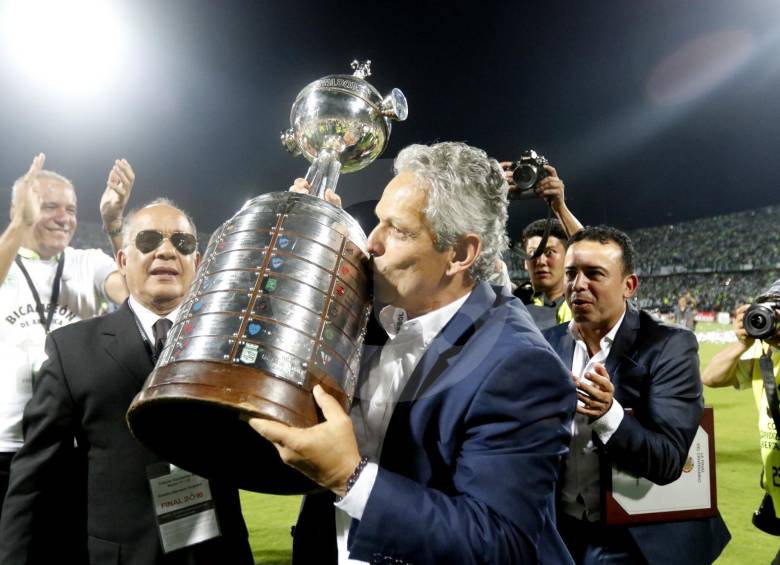 Reinaldo Rueda en el acto final con Nacional en la Libertadores, ganador de la edición de 2016. FOTO Jaime Pérez