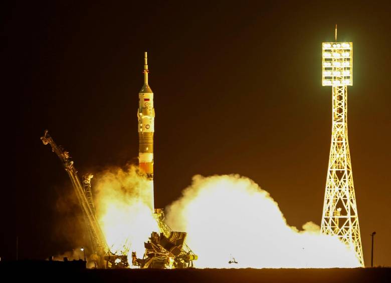 Momento del lanzamiento de la nave Soyuz MS-03. FOTOS Reuters