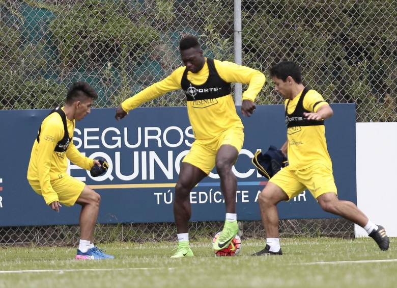 Colombia, obligada a sumar frente a Ecuador