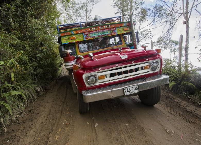 105 proyectos de transporte han sido aprobados para ser ejecutados con regalías en los municipios más afectados por el conflicto armado y la pobreza. FOTO Donaldo ZUluaga
