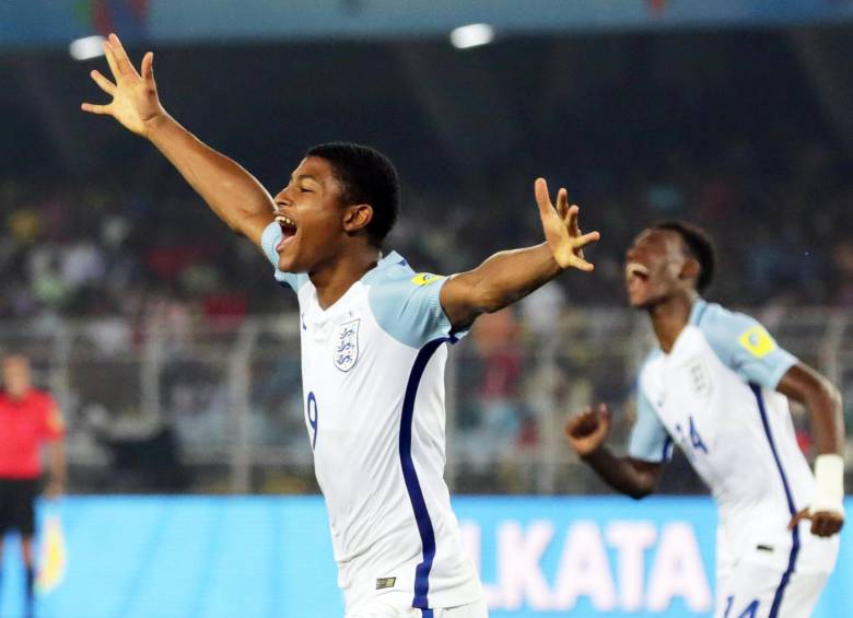 Rhian Brewster marcó el ‘hat-trick’ con el que Inglaterra pasó a la final del Mundial Sub-17. FOTO EFE